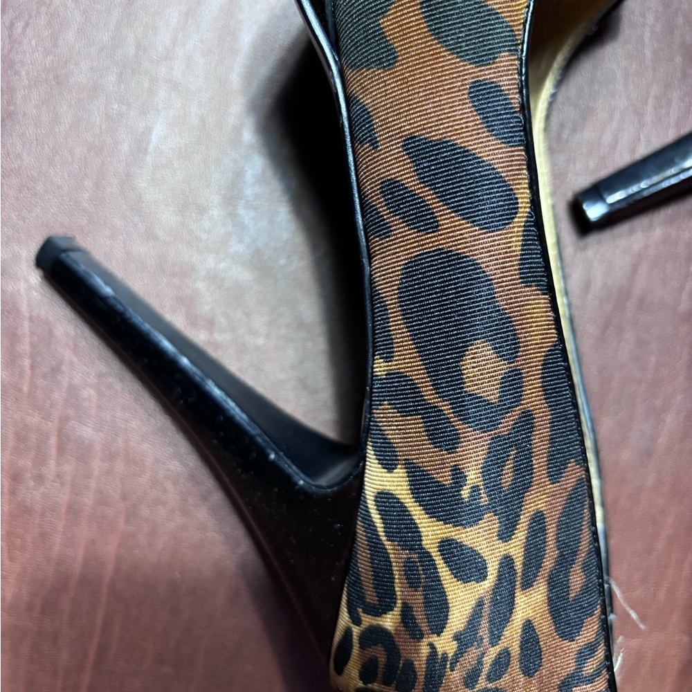 Guess Leopard Pattern Heels - Picture 3 of 9